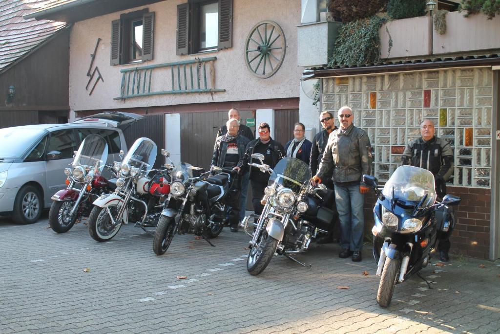 פרייבורג Gasthaus Zur Sonne מראה חיצוני תמונה